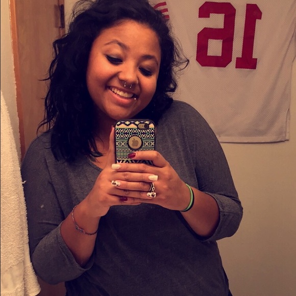 Meet your Posher, Samara - Picture 1 of 1