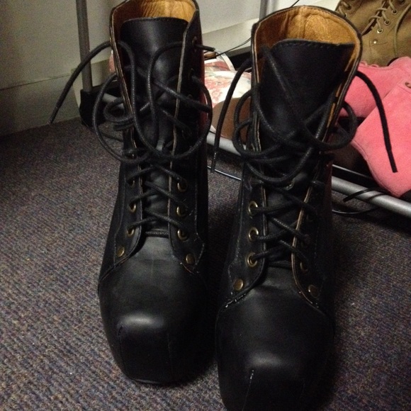 Jeffrey Campbell Freda