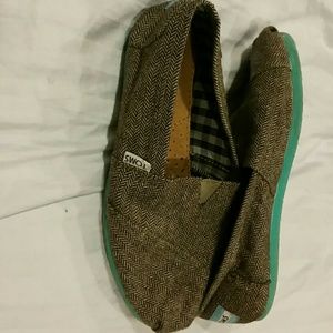 Toms