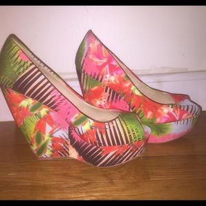 Aldo's floral wedges for sale! *pre-used*