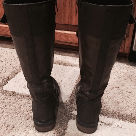 Laced up brown boots - Picture 3 of 4