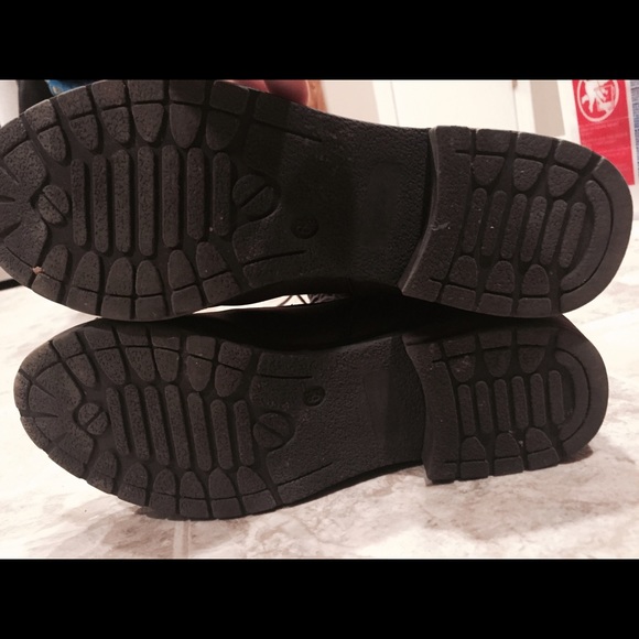 Laced up brown boots - Picture 4 of 4