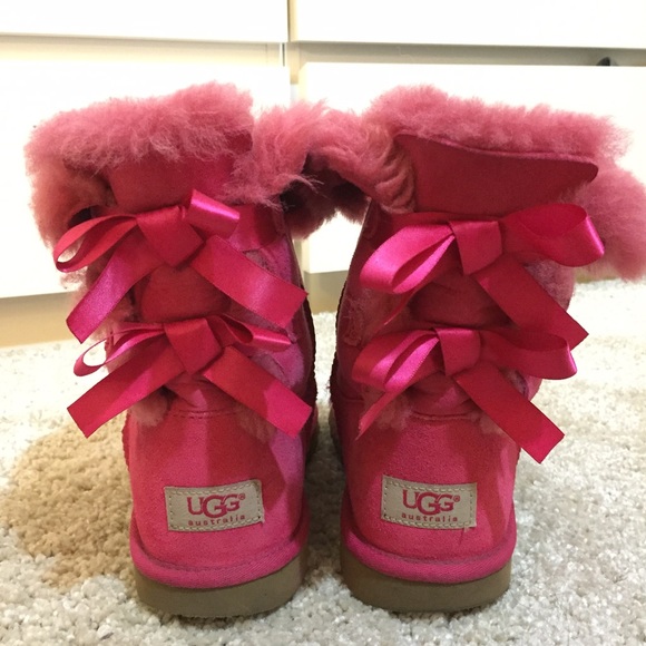 UGG pink Bailey bows short boots