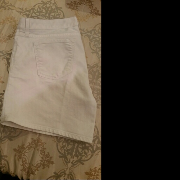 Banana Republic Short - Picture 3 of 3