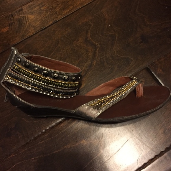 Ankle strap sequin sandal