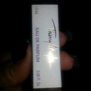 Sample of Alien parfum