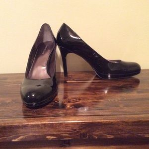 Black Patent Round Toe Heel