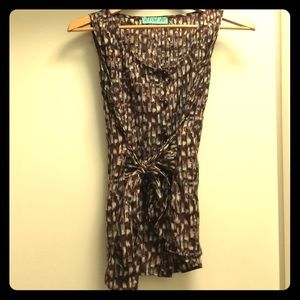 Dina Be sleeveless top with front or back tie