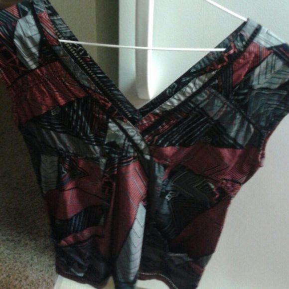 Top - Picture 2 of 4