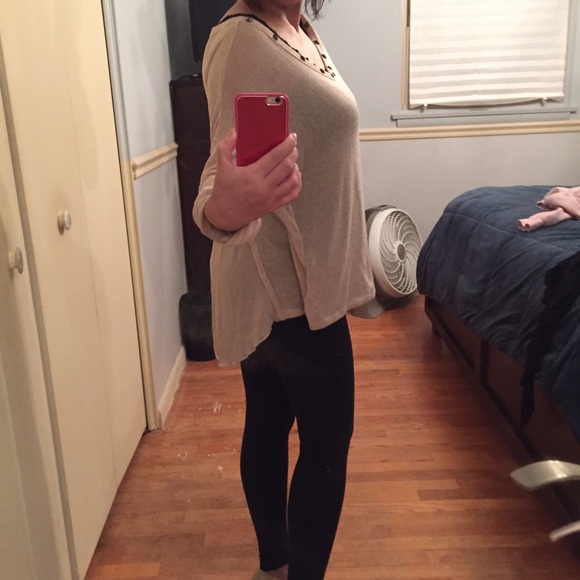 📍SOLD📍High/Low top - Picture 4 of 4