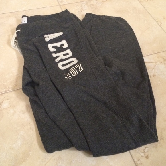 Dark grey aero sweatpants