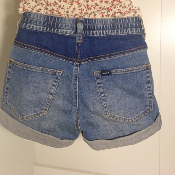 RVCA shorts Jr. Size 25 - Picture 2 of 2
