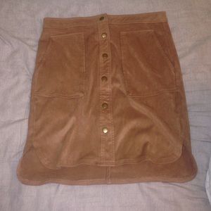 brown skirt!