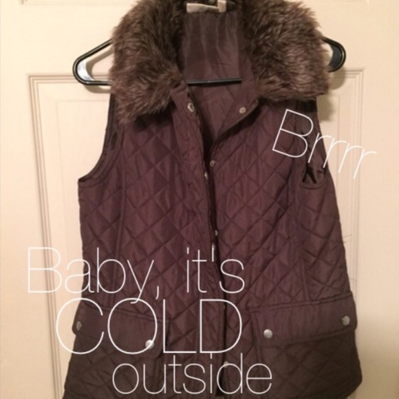 FLASH SALE Army green quilted fur trimmed vest