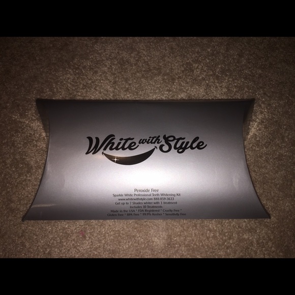 White with style teeth whitening kit