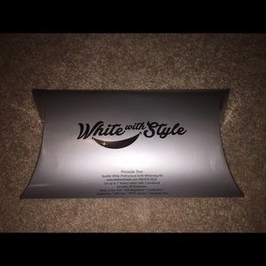 White with style teeth whitening kit