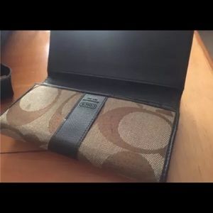 women's coach wallet
