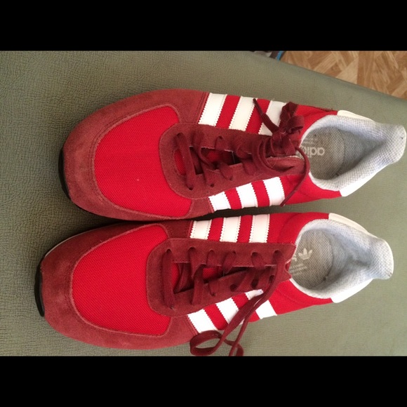 Adidas tennis shoes