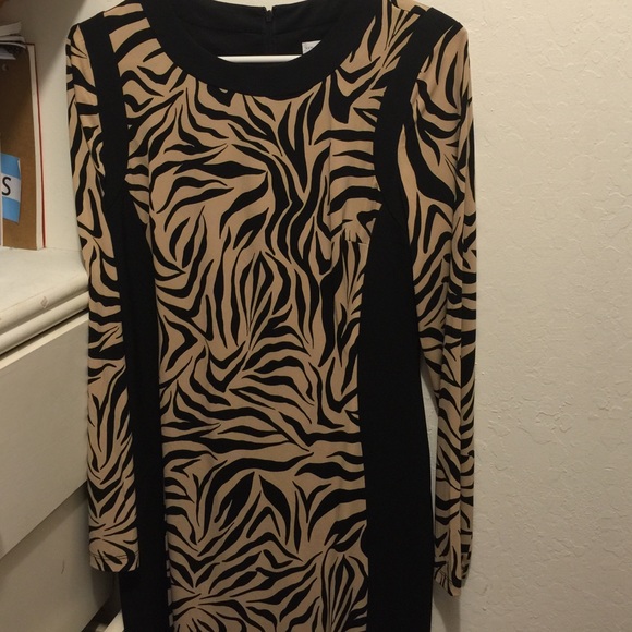 New York and Co. Patterned dress