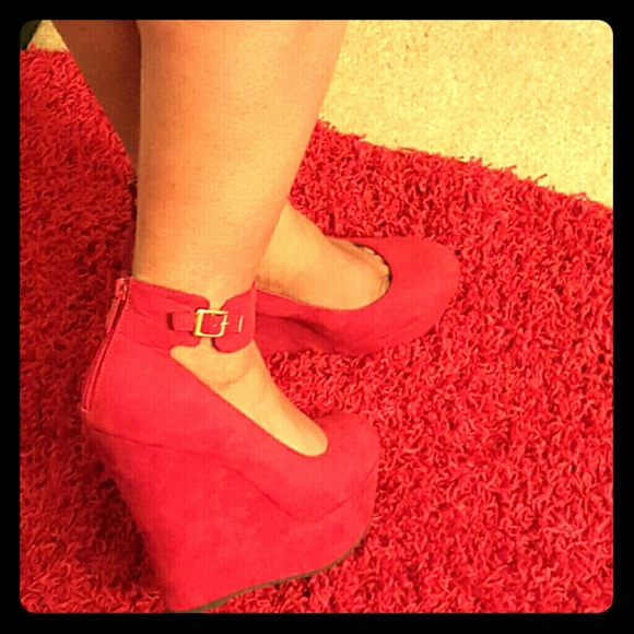 Wedge heels