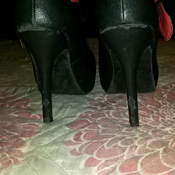 Heels - Picture 3 of 4