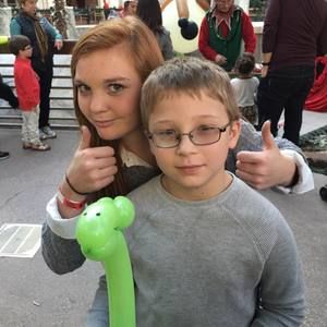 Meet your Posher, Brooke