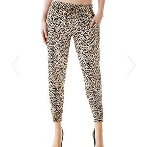 🎉Cheetah print joggers
