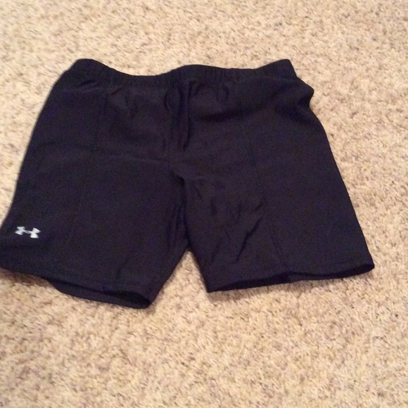 Black Under Armour shorts