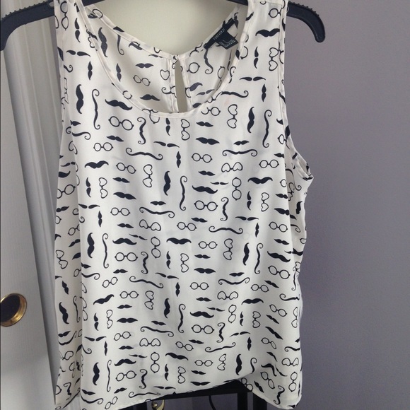 Mustache tank