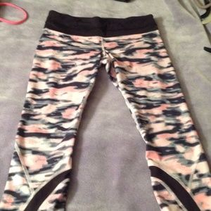 Lululemon run inspire camo.
