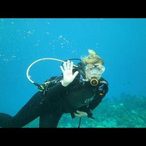 Meet your Posher, Cynthia