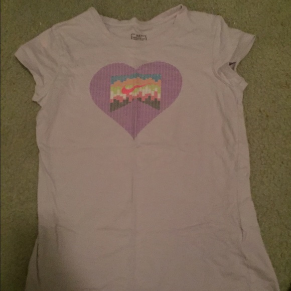 Nike girls tshirt