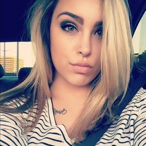 Meet your Posher, Danielle