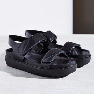 Vagabond Velcro Platform Sandals