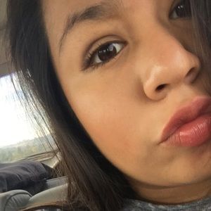 Meet your Posher, Adriana