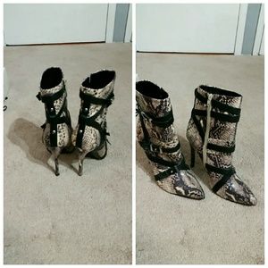 I'm selling snake print Guess booties