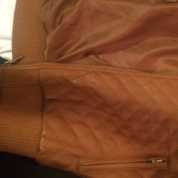 Brown leather jacket - Picture 3 of 4