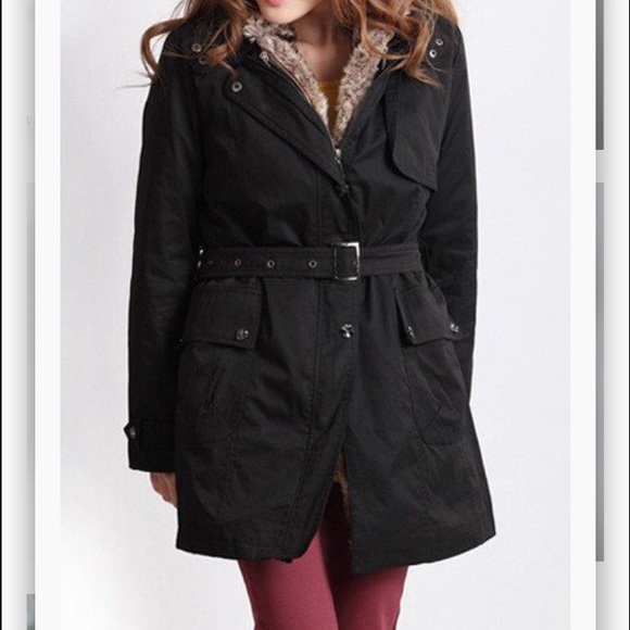 Black hooded faux fur coat - Picture 2 of 4