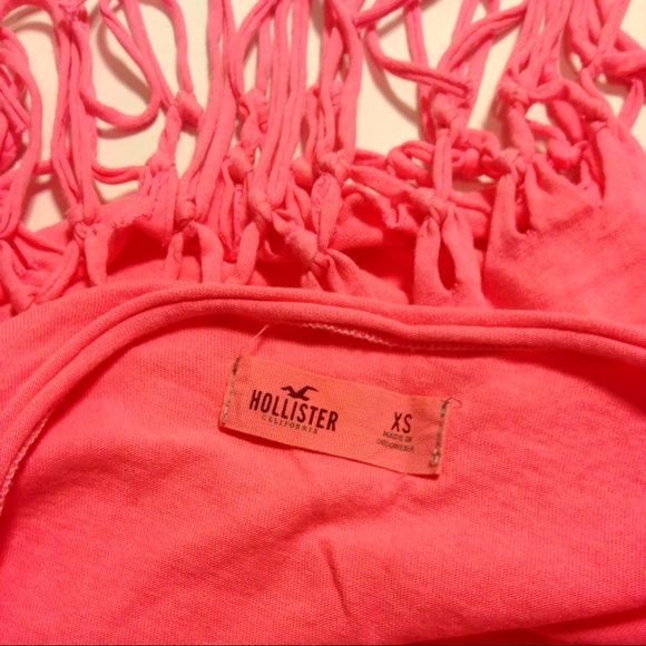 Hot pink fringe crop top 💖 - Picture 2 of 3