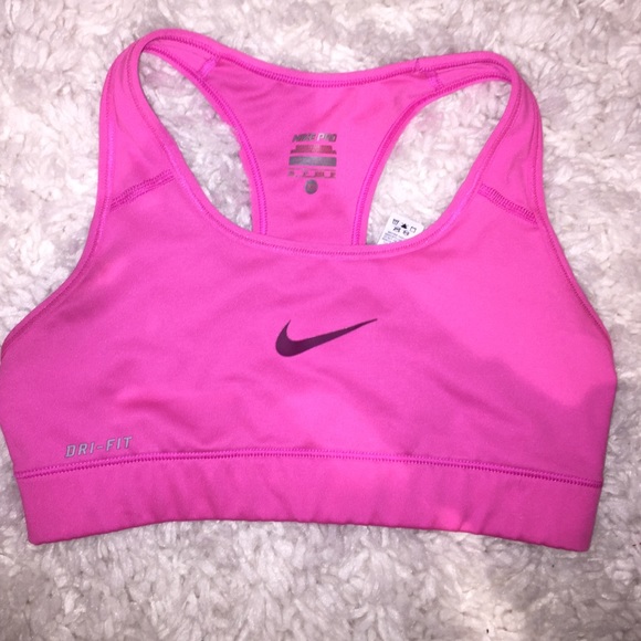 NWOT XS NIKE SPORTS BRA