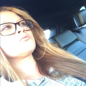 Meet your Posher, Leticia