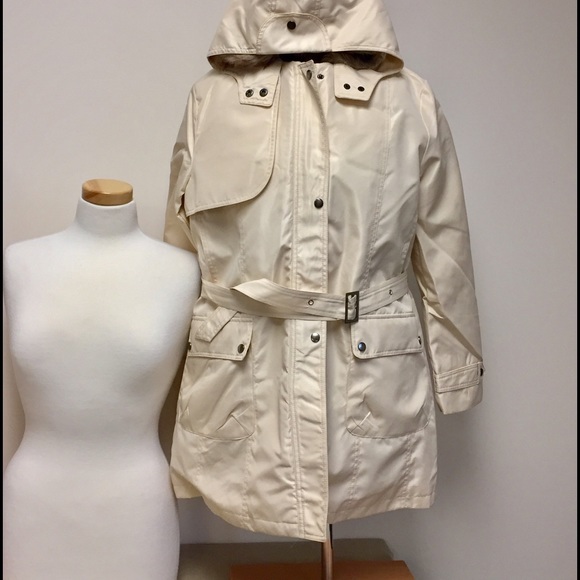 Beige hooded faux fur coat - Picture 4 of 4