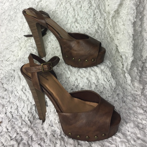 Studded platforms