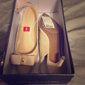 Tommy Hilfiger Light Natural Pointy Low Heels