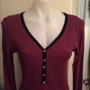 Burgundy top velvet detail