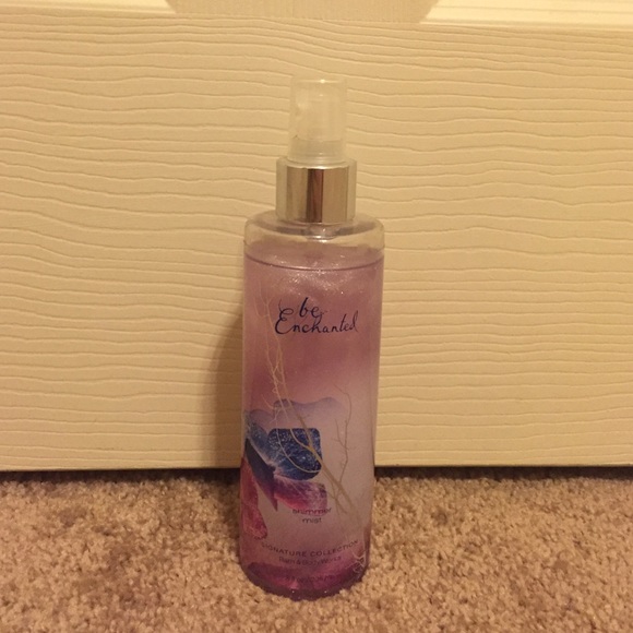 Bath & Body Works be enchanted shimmer mist