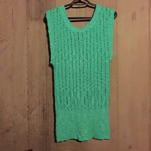 Kelly green sleeveless tunic sweater top