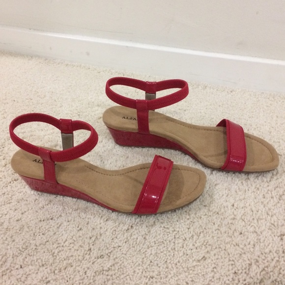 Strapped slippers