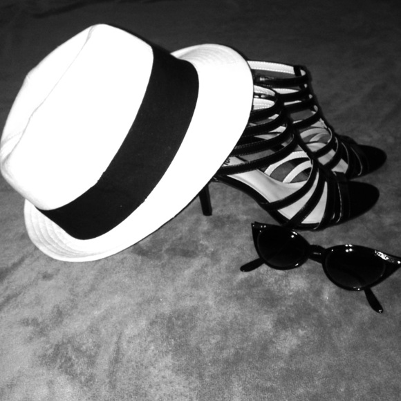 (On hold) White fedora hat with black band.