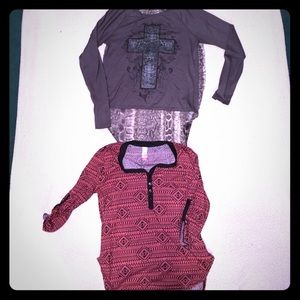 ✨ two cute tops! Both size large ✨